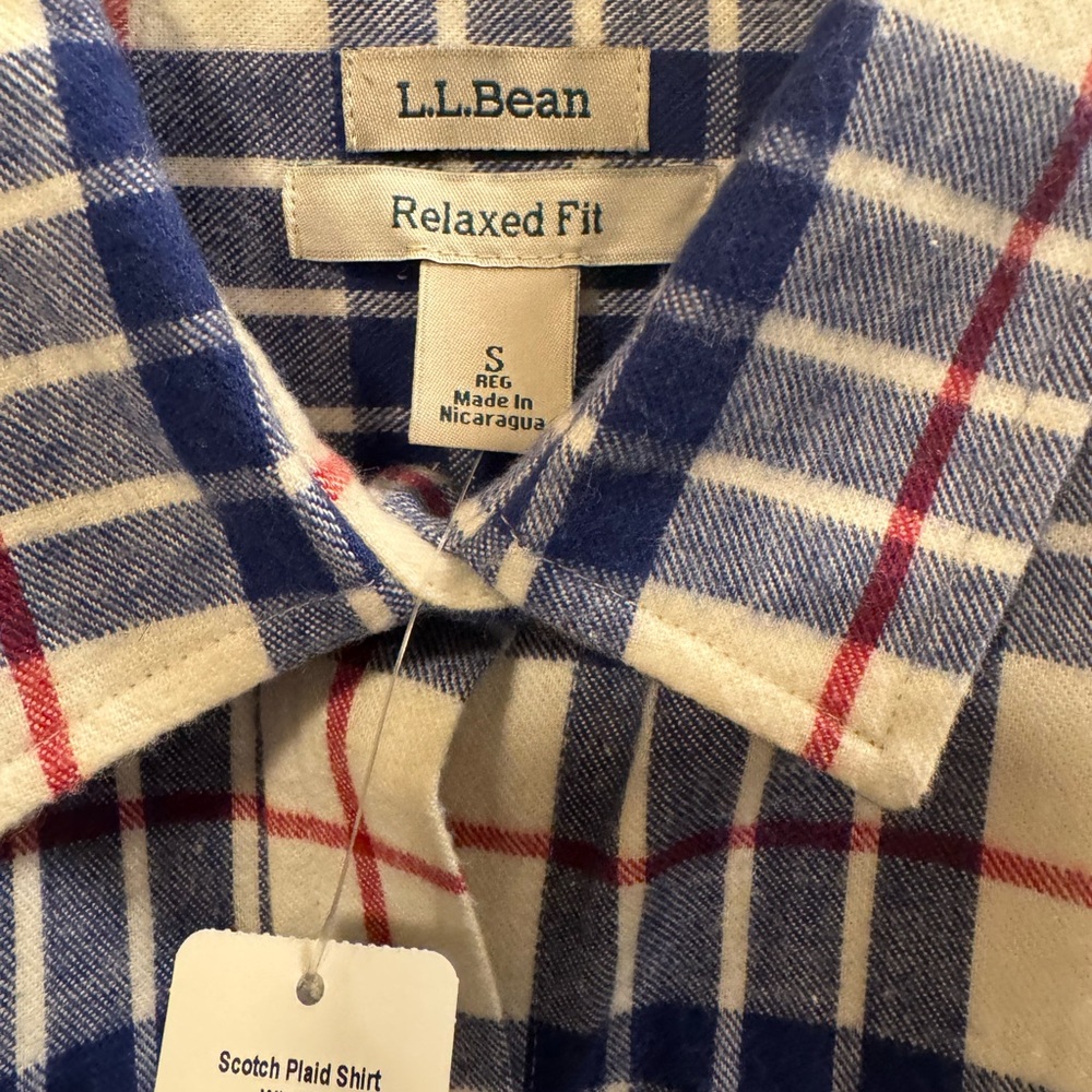 L.L. Bean - women’s flannel shirt (size small/relaxed fit) NWT - Picture 3 of 3